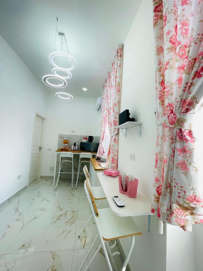 Bed and Breakfast Virgy House Neapel Exterior foto